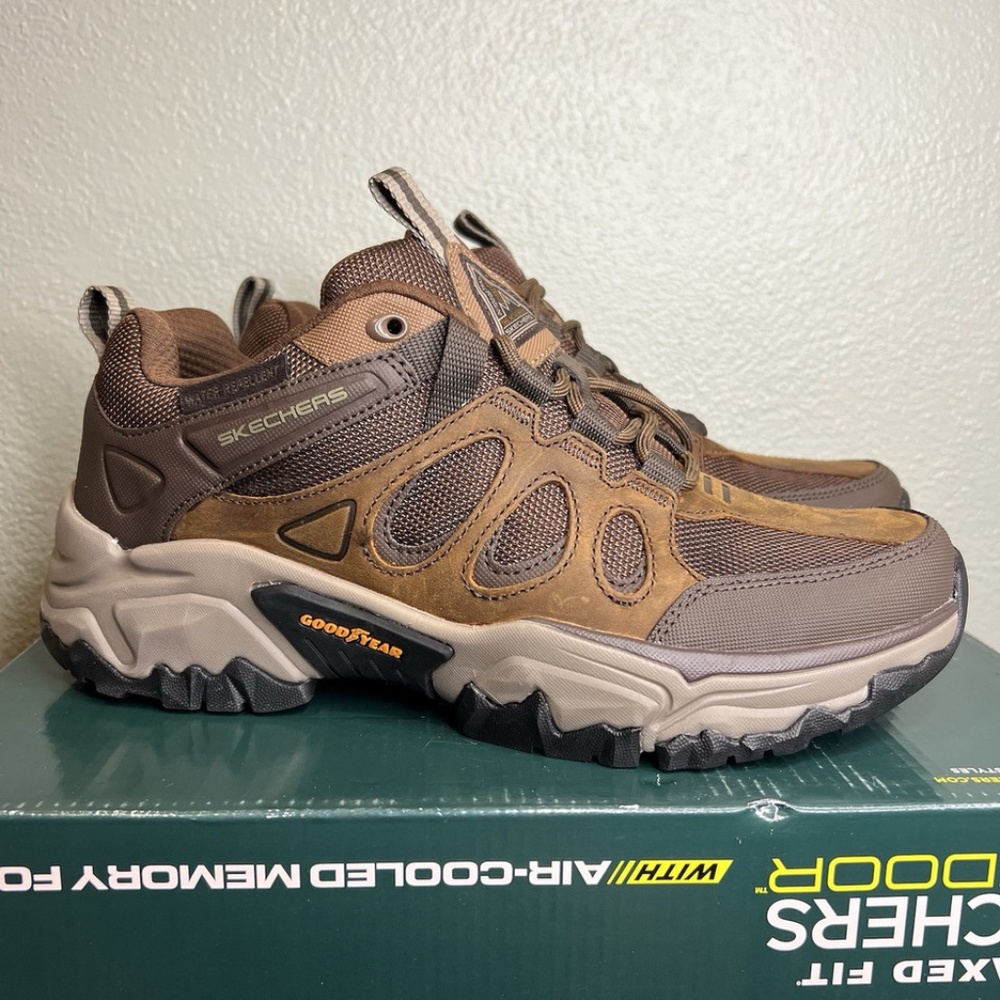 Skechers Mens 8 Outdoor Relaxed Fit Memory Foam Water Repellent Shoes Selvin NEW